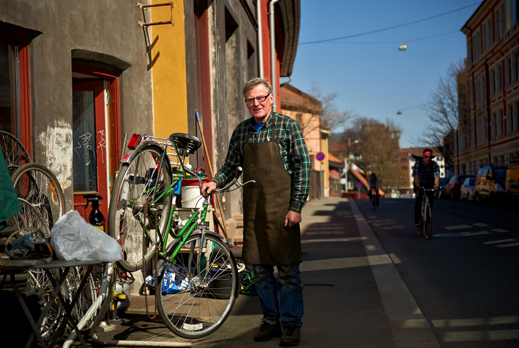 Portrait of Jan Erik Gustavsen at Christiania Sykkelverksted in Oslo, from the book Mitt Oslo. By Håvard Schei